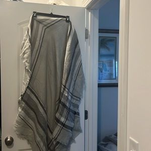 Grey and white shawl